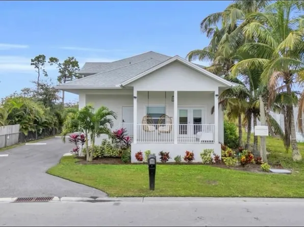 (undisclosed Address), Naples, FL 34112