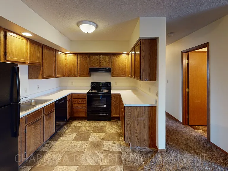 Park Apartments — Photo 13