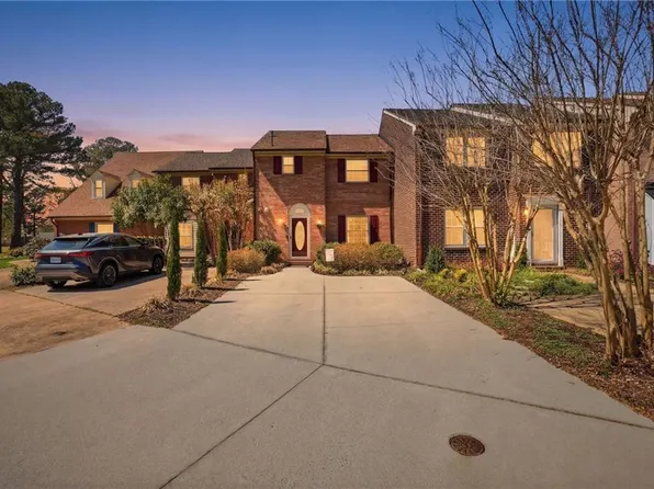 925 Poquoson Cir, Virginia Beach, VA 23452