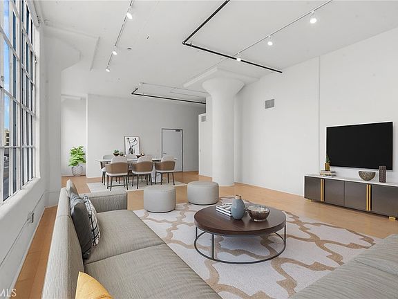 5th image of 420 S San Pedro St APT 211