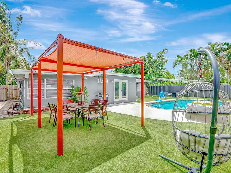 2809 NW 7th Ave — Photo 5