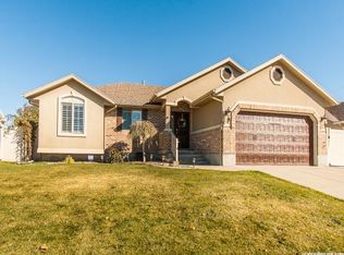 828 N Crimson Ln, Kaysville, UT 84037
