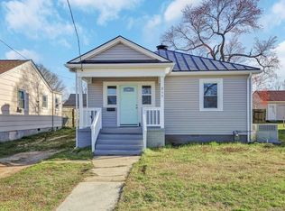 215 Maple Ave, Colonial Heights, VA 23834