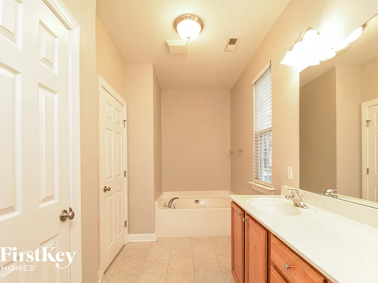 2123 Gillwell Ln — Photo 6
