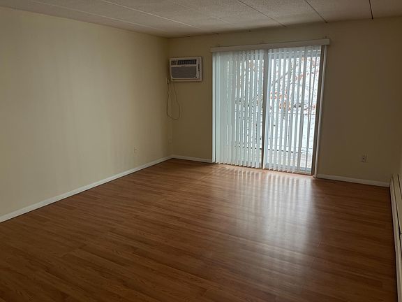 5th image of 5 Warden St #11