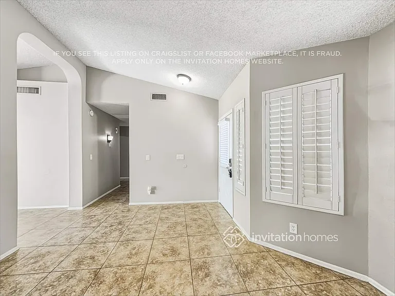 6526 N 69th Dr — Photo 9