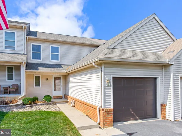 222 Parklawn Ct, Lancaster, PA 17601
