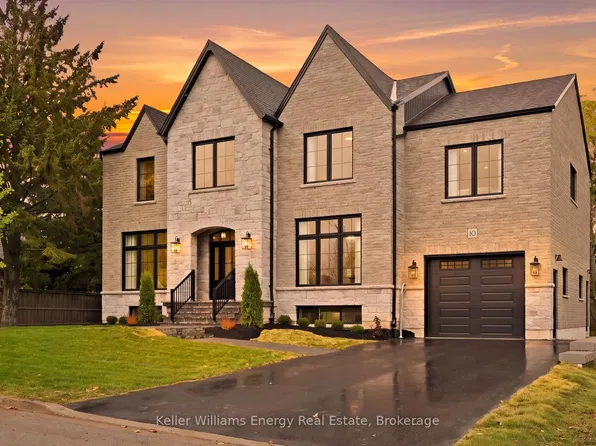 10 Heber Down Cres, Whitby, ON L1M 1A8