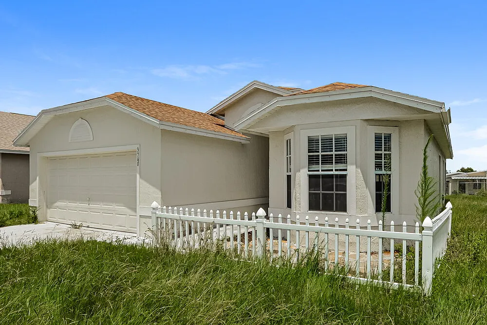 3 bed, 2.0 bath, 1310 sqft, $1,730 — Photo 3