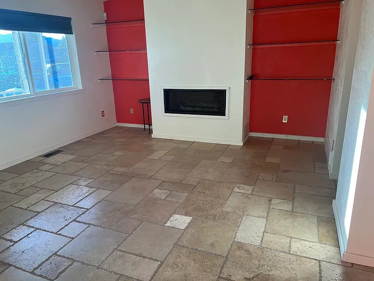 962 Glenn St — Photo 10
