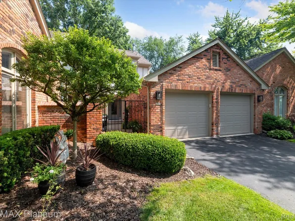 24030 Bingham Pointe Dr #3, Franklin, MI 48025