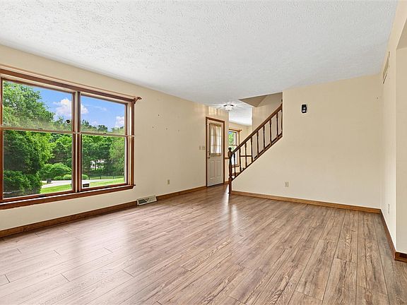 5th image of 178 Cole Rd