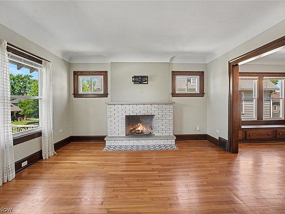 3rd image of 1583 Northland Ave