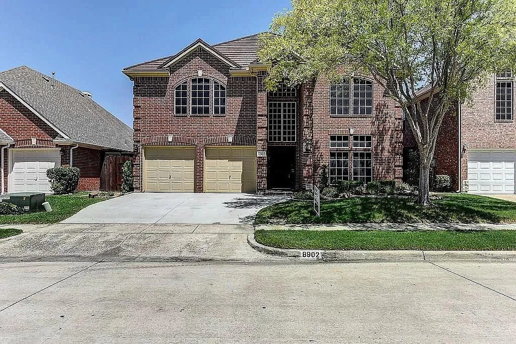 Building Photo - 8902 Lakewood Dr