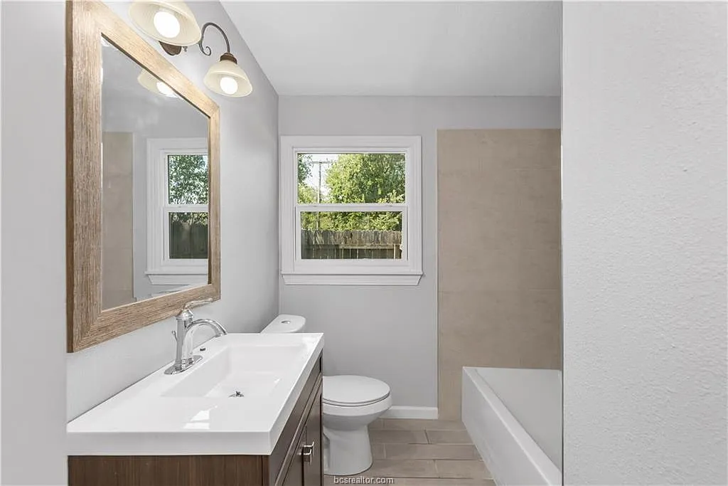 2 bed, 1288 sqft, $1,600 — Photo 4