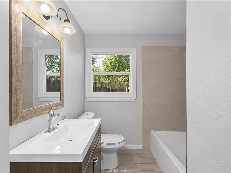 401 Dunn St — Photo 4