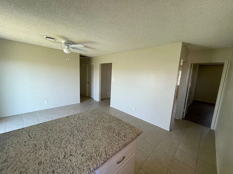 1716 S 46th Dr — Photo 7