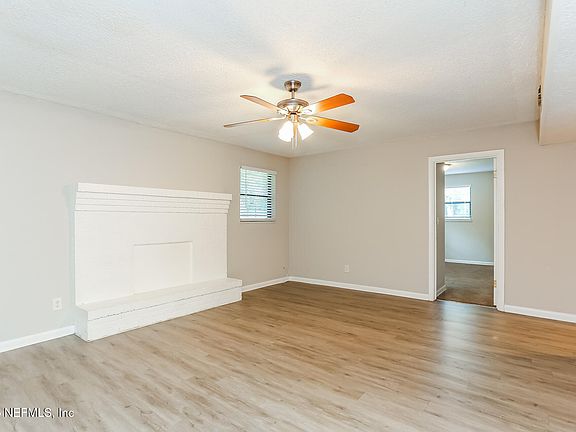 3rd image of 2318 EUDINE Drive W