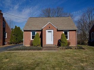 9 Columbus St, Manchester, CT 06042