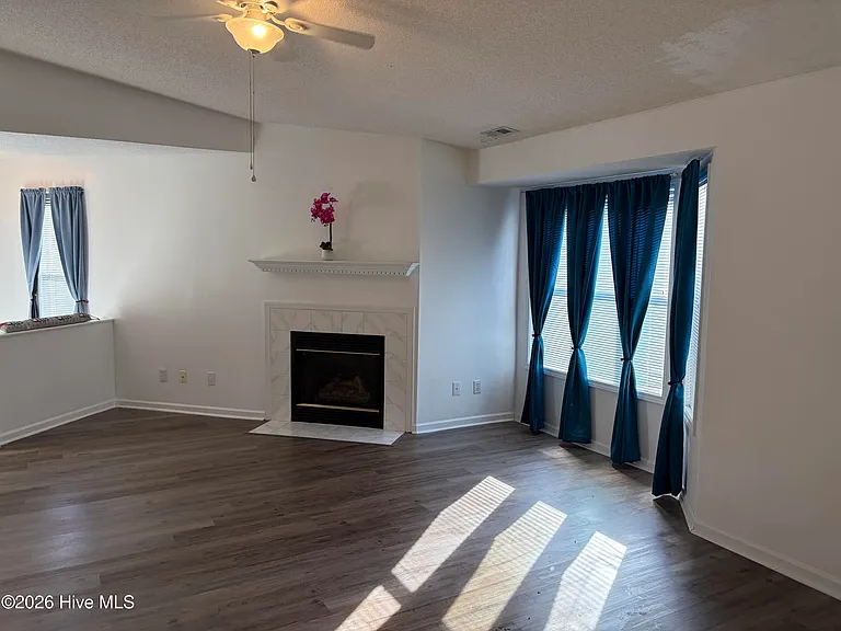 2591 Thackery Rd #E — Photo 19