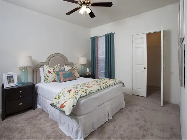 Nelson Pointe Apartment Homes — Photo 19