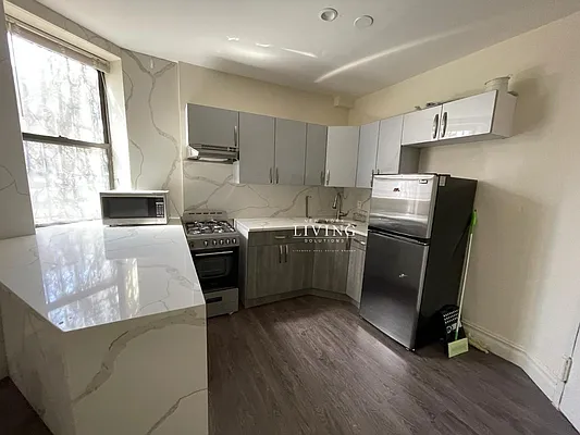 Rented by NY Living Solutions | media 9