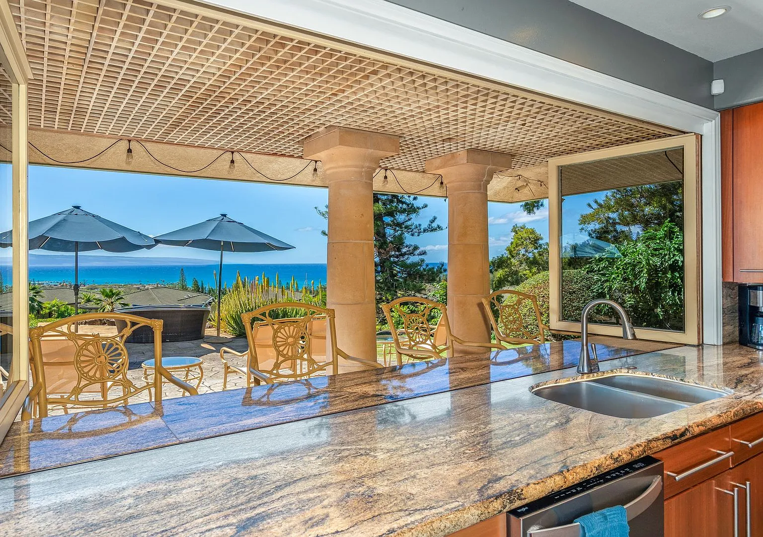 Private Kapalua Estate in Pineapple Hill 4 Bedroom 4.5 Bath Luxury Home with Pool — Photo 3