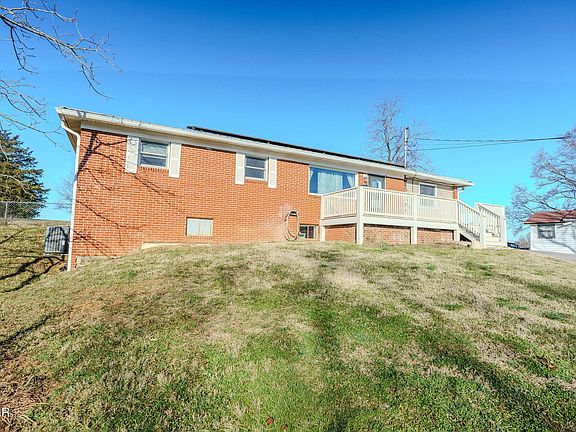 3rd image of 2151 Thomas Dr