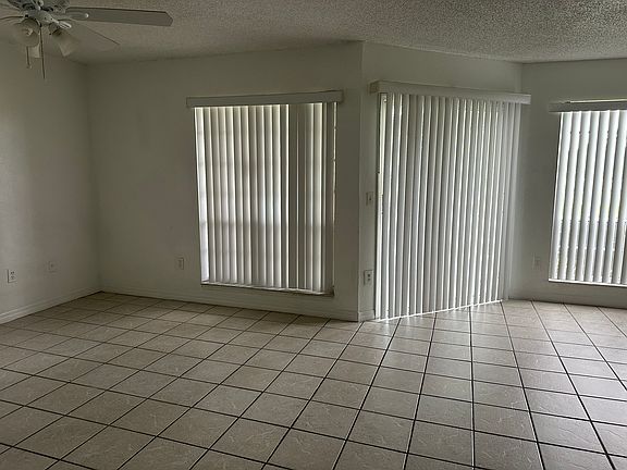 5th image of 4828 Normandy Pl #28