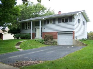 2S570 Gray Ave, Lombard, IL 60148