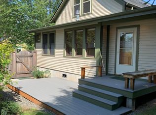 701 N 76th St APT B, Seattle, WA 98103