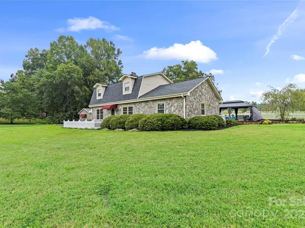 239 Golf Course Rd, Maiden, NC 28650