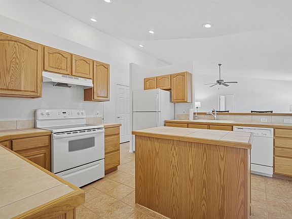 4th image of 4330 Racquet Ct