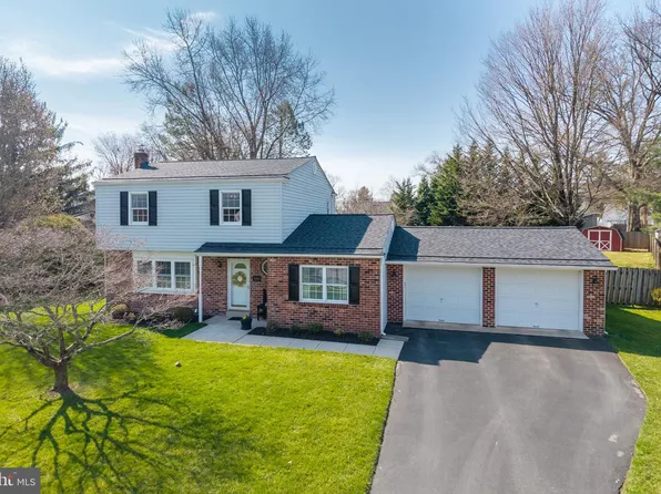 1900 Davis Dr, Norristown, PA 19403