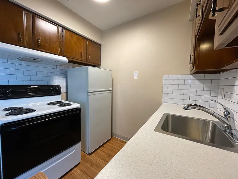 3306 Grand Ave #9 — Photo 3