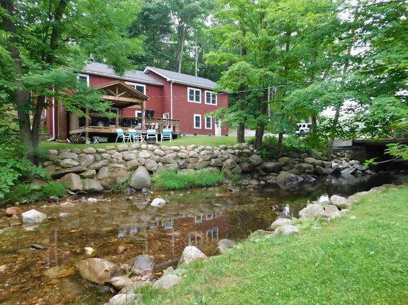 27 Van Wyck Road, Wallingford, VT 05773