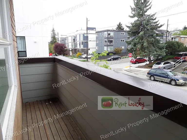 4304 Evanston Ave N — Photo 16