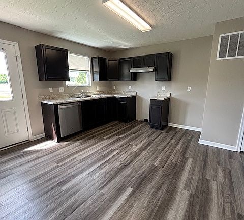 4th image of 823 Prescot Cir