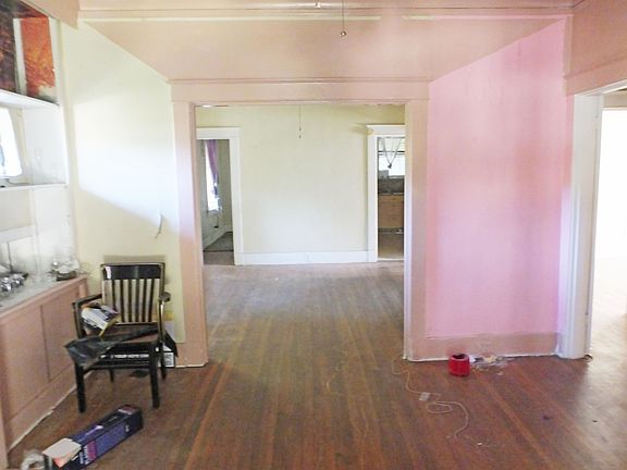 3rd image of 2064 Lamar Ave