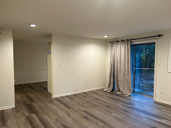 5th image of 792 Marstevan Dr NE #3