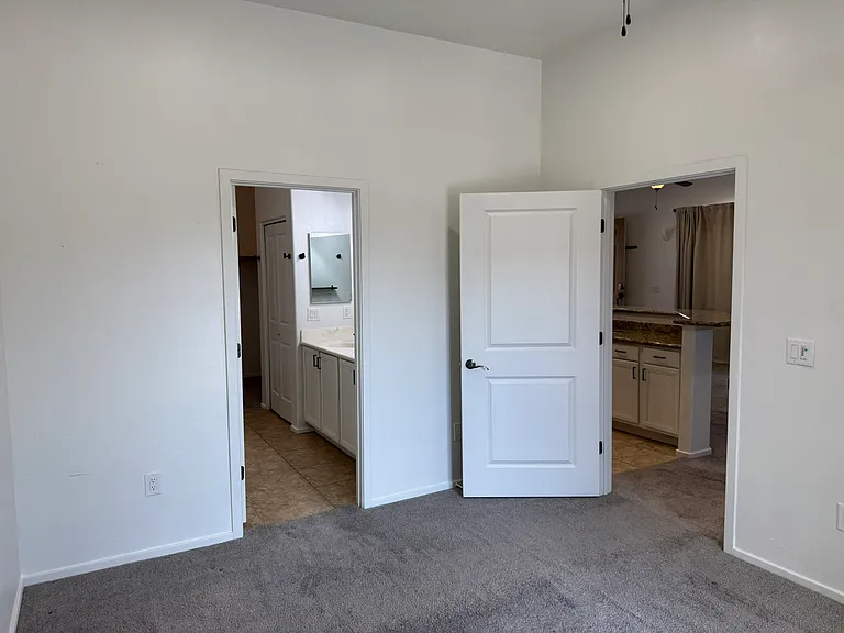 2028 E River Rd #203 — Photo 23