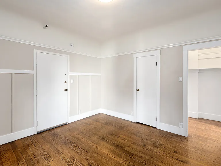 929 Pine Street — Photo 6
