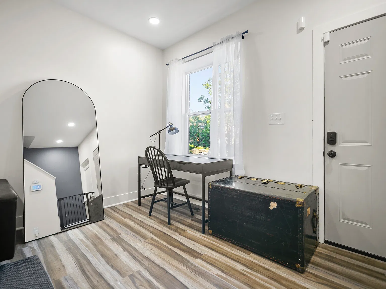 3 bed, 1800 sqft, $3,250 — Photo 4