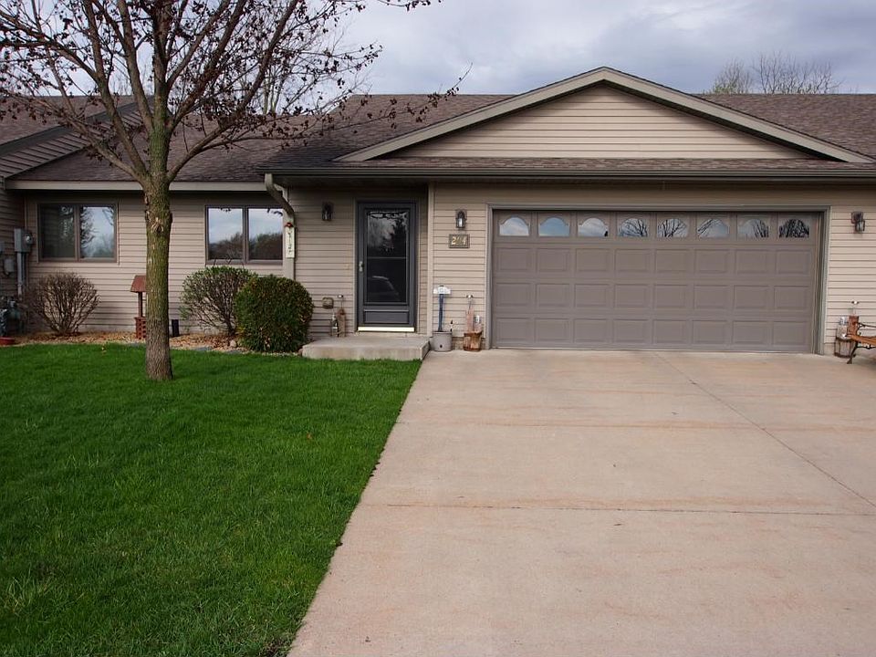 1st image of 204 6th St NE