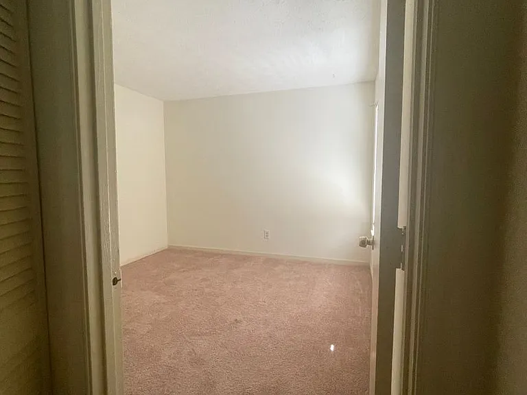 15 Davenport Ct — Photo 13