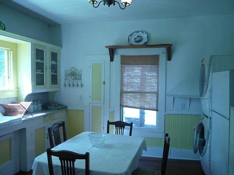 608 Madison St — Photo 8