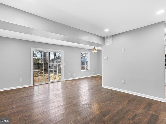 3rd image of 90 Kanabe Dr