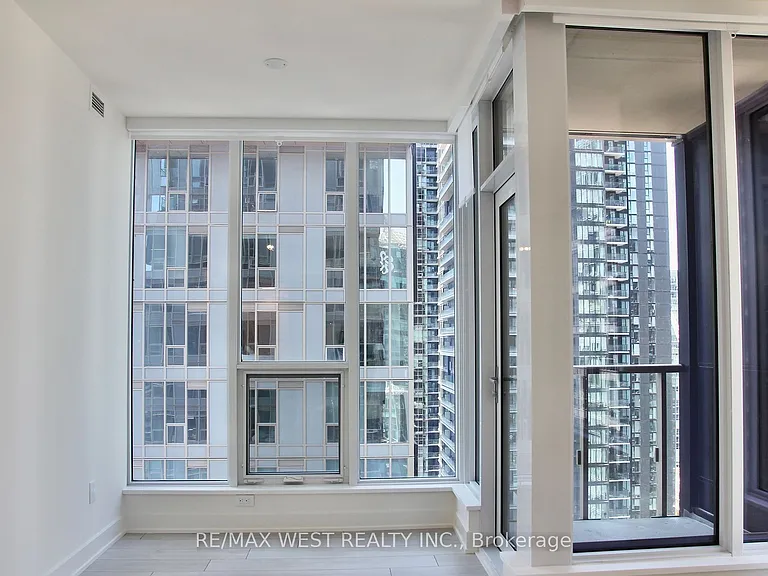 15 Mercer St #2504 — Photo 14
