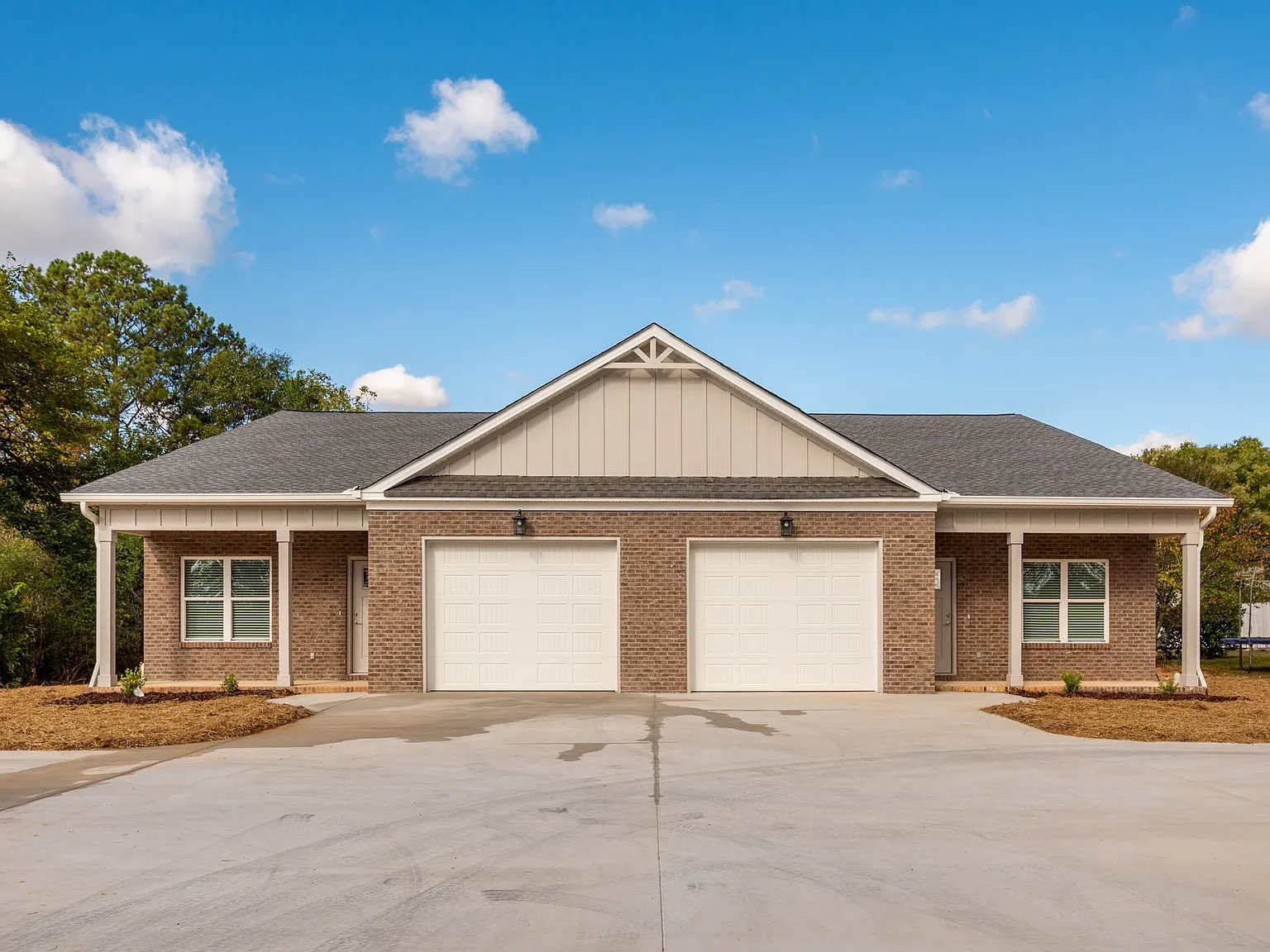 3 bed, 1250 sqft, $1,975 — Photo 1