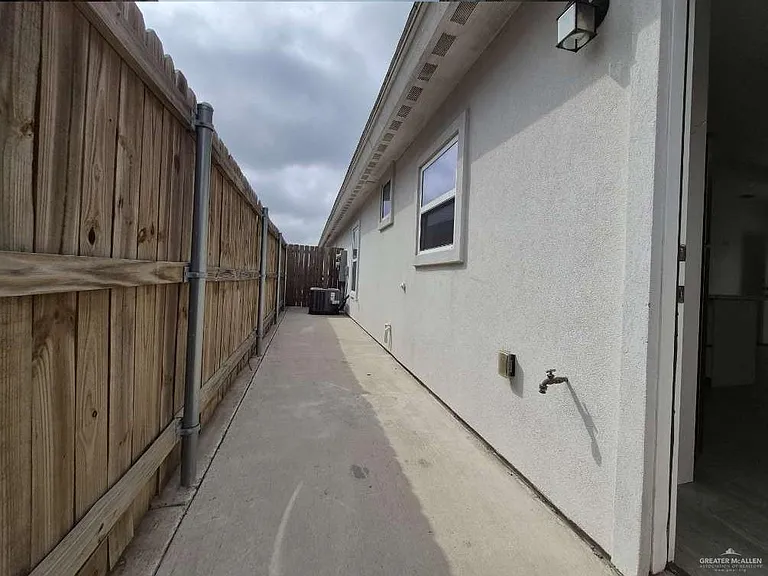 909 W Carmel Ave #3 — Photo 11
